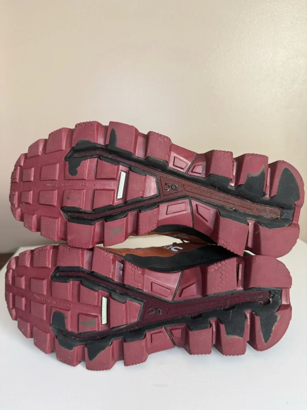 On Women's Cloudventure Waterproof Trail Running Shoes Hazel/Mulberry 9.5 - Picture 13 of 13